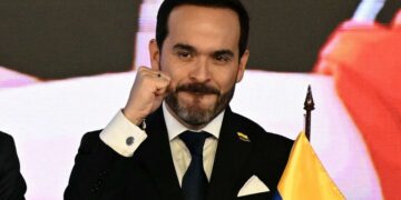 Colombia gira a la derecha: Inicia una nueva era con la investidura de Abelardo de la Espriella en medio de gran polarización
