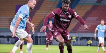 Dairon Asprilla celebraba en goleada de Bolívar al Aurora y recibió con actos de racismo