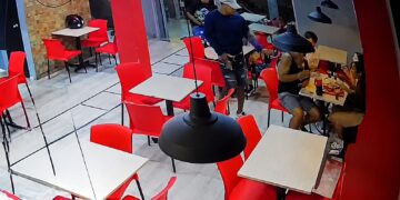 Dos atracadores dañaron el grato momento que vivían comensales en restaurante del barrio Los Almendros, Soledad