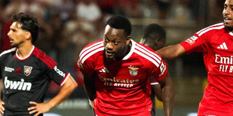 Durán aportó un gol en la paliza 7-0 de Benfica al Casa Pia, en Portugal