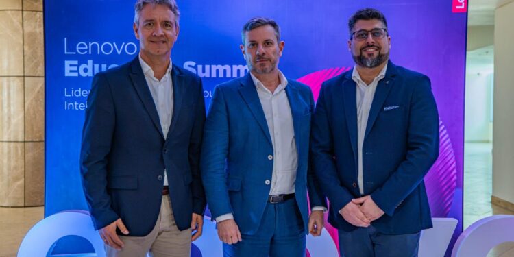 EXPERTOS ADVIERTEN QUE LA COMPETITIVIDAD DE AMÉRICA LATINA DEPENDERÁ DE LA EVOLUCIÓN DE SUS INSTITUCIONES EDUCATIVAS