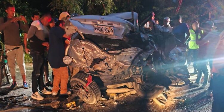 "El carro quedó completamente destruido": aparatoso choque deja tres muertos en Zona Bananera, Magdalena