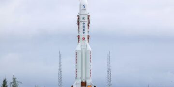 En plena carrera espacial, China aplaza el lanzamiento de una misión lunar sin precedentes para buscar agua
