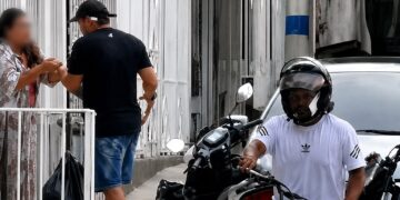 En video quedó registrado cómo sujetos en moto atracaron a una mujer en el barrio Las Palmas, Barranquilla