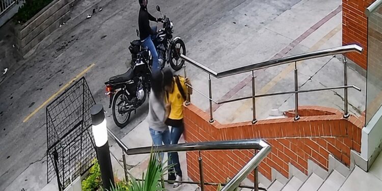 Forcejeó y pudo escapar del asaltador: joven fue abordado por atracadores en el barrio El Prado, Barranquilla