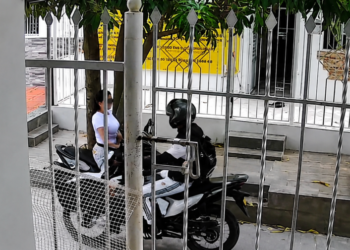 Hombre en moto asalta a mujer en el barrio Los Robles, Soledad