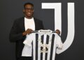 Juventus oficializó la contratación del defensor Jhon Lucumí