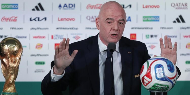La Uefa habría pagado a una supuesta amante de Infantino, reveló The Telegraph