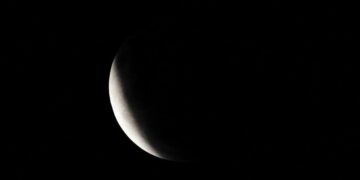 Luna llena y eclipse lunar parcial de agosto