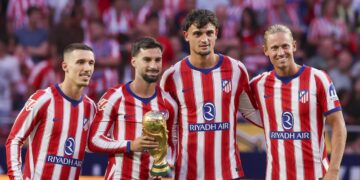 Minuto de silencio por víctimas del terremoto antes del partido Atlético–Málaga