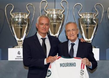 Mourinho, emocionado después de su presentación oficial en el Real Madrid