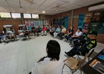 Policía alerta a estudiantes de Aguachica sobre trata de personas y riesgos en redes sociales
