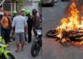 Presunto atracador se salvó de ser linchado por la comunidad en el barrio Galán, Barranquilla: le quemaron la moto