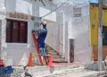 Reposición de elementos eléctricos en un sector del barrio Delicias