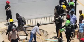 Tragedia laboral en Soledad: dos operarios mueren y tres resultan heridos durante trabajos de alcantarillado