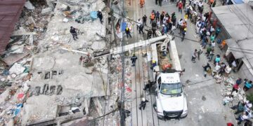 Venezuela ofrece envío de rescatistas y ayuda humanitaria a Colombia por el terremoto