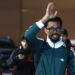 Vozinha causa revuelo a su llegada a Chile para jugar con Colo Colo