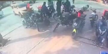 ¡Impactante! Camioneta se habría quedado sin frenos y embistió varias motocicletas en Cartagena