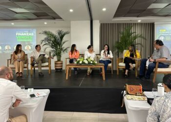 Alcaldía impulsa modelo de finanzas verdes y tecnologías limpias como motor de competitividad