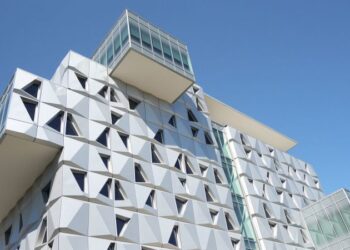 Esta universidad desarrolló un programa de IA antes de ChatGPT. Ahora quiere ayudar a otras instituciones a hacer lo mismo